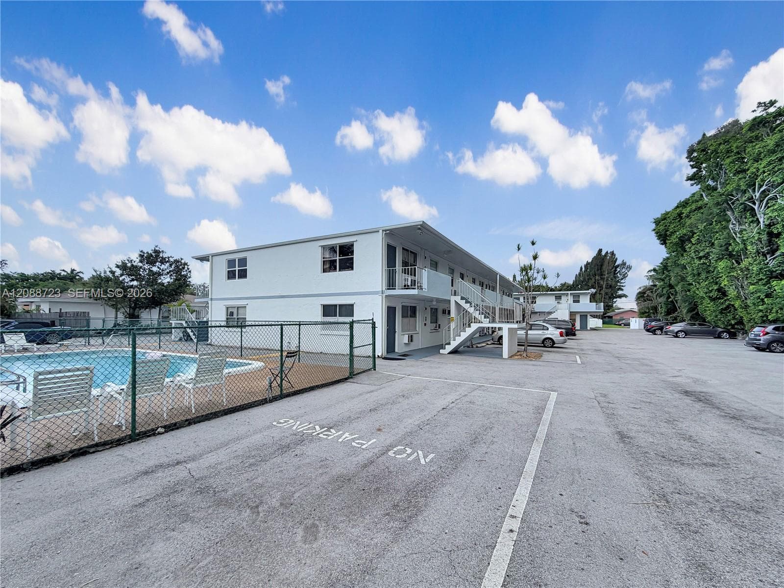 3211 SW 44th St 108 photo 13