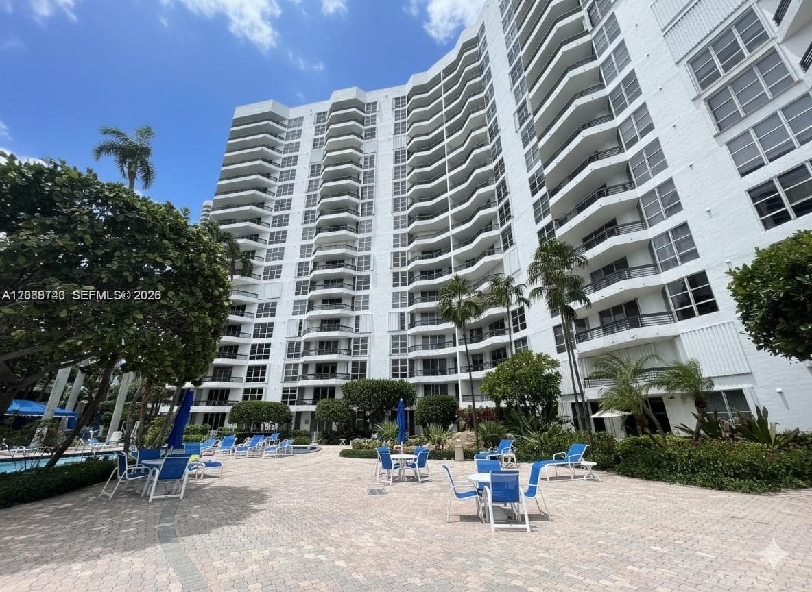 3600 Mystic Pointe Dr 604 photo 24