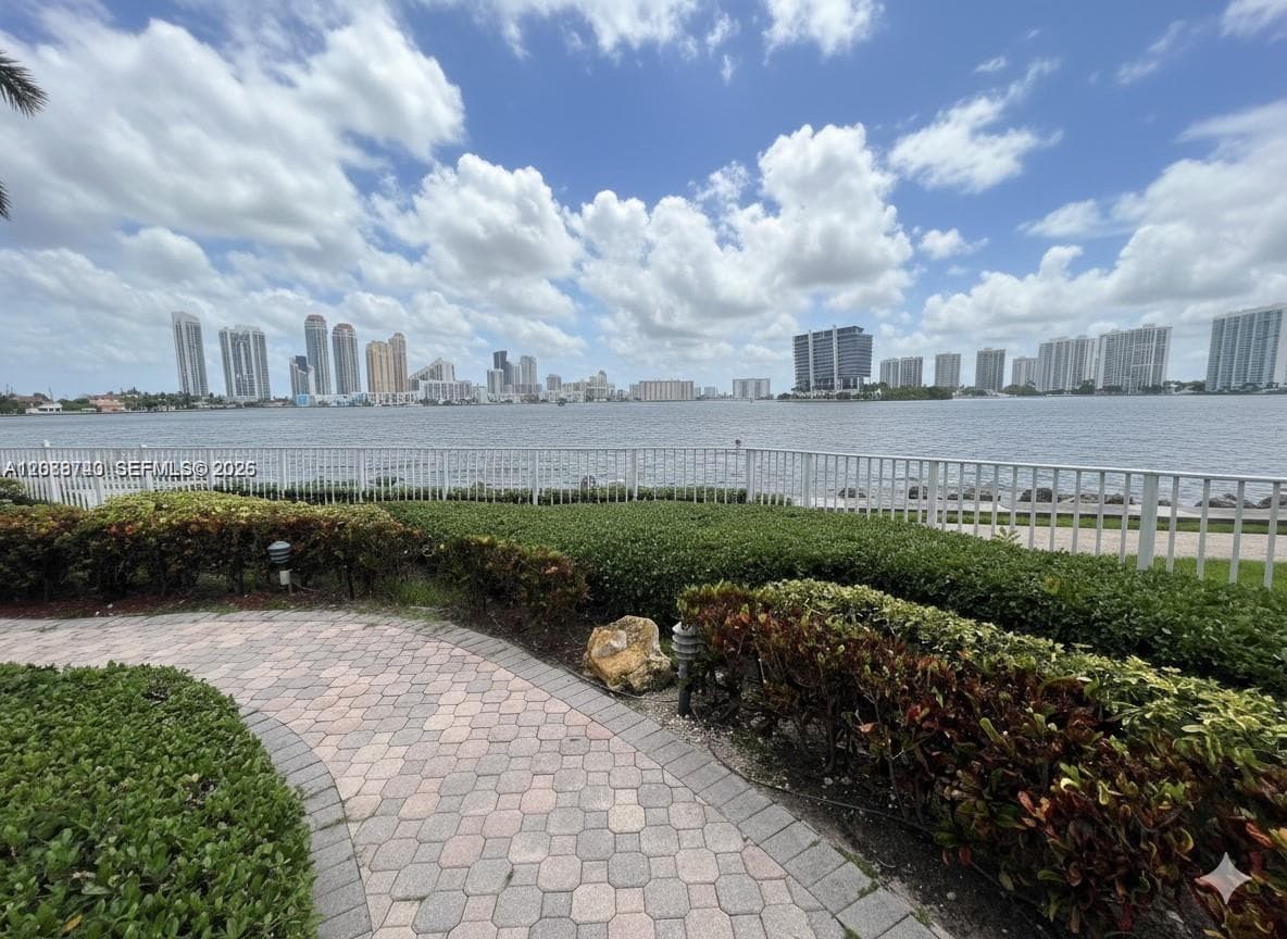 3600 Mystic Pointe Dr 604 photo 15