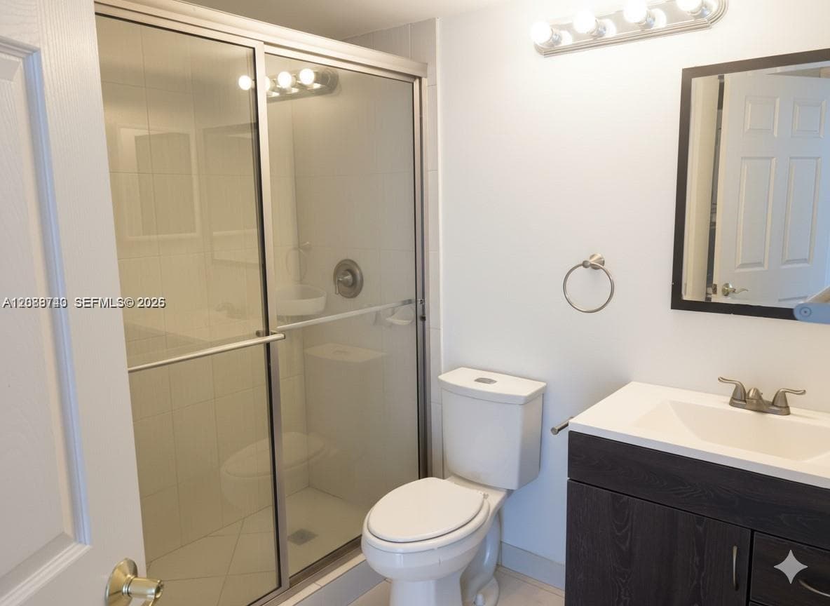 3600 Mystic Pointe Dr 604 photo 8