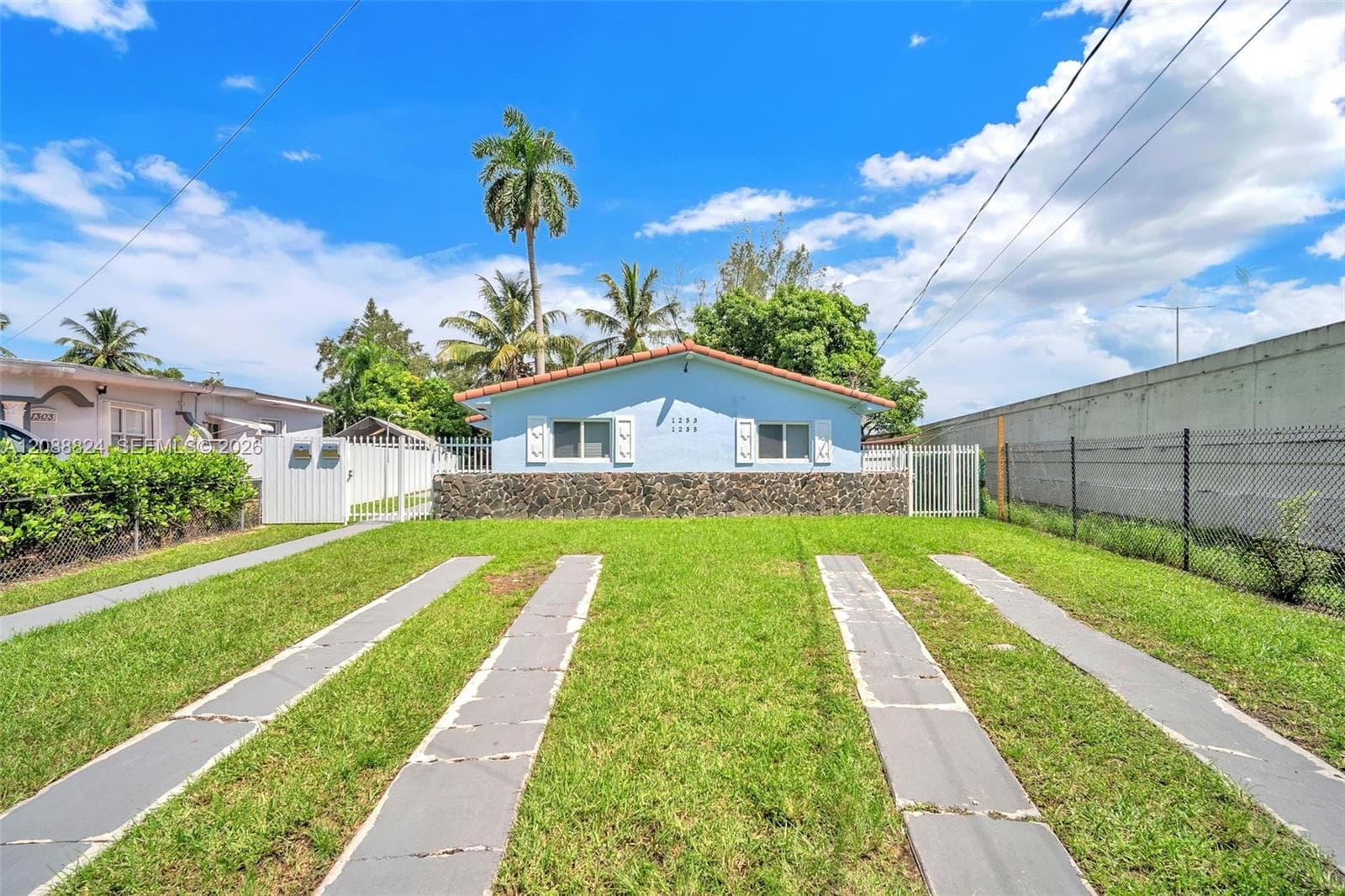 1255 NW 32nd Ct 1255 photo 2