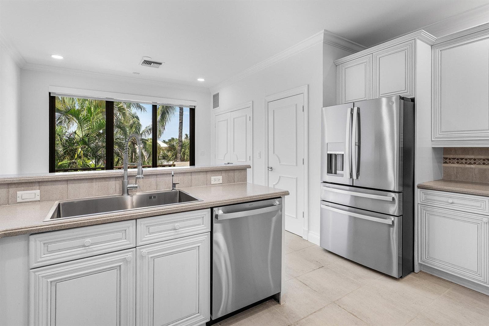 5841 N Ocean Boulevard F2 photo 7