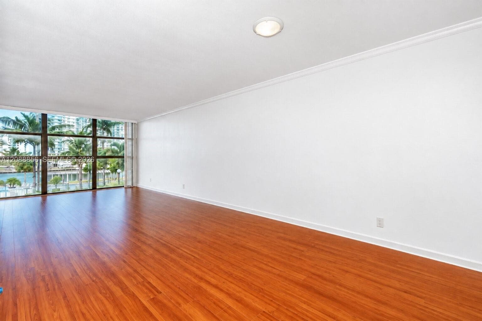 200 Leslie Dr 204 photo 6