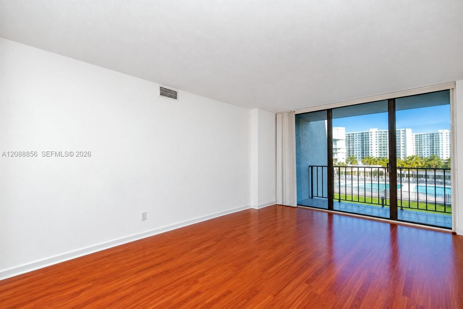 200 Leslie Dr 204 photo 12