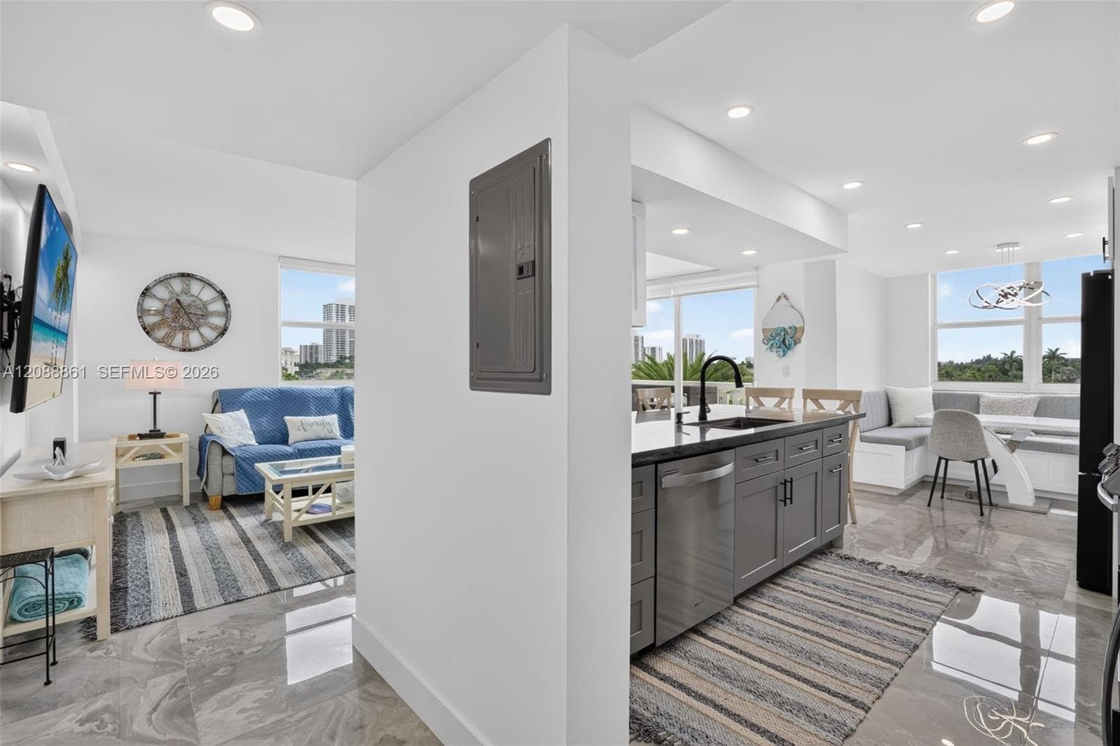 3113 S Ocean Dr 510 photo 6