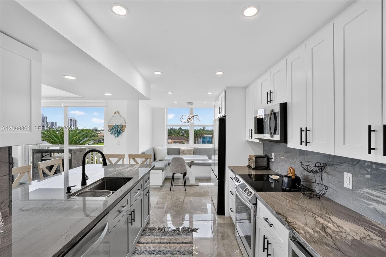 3113 S Ocean Dr 510 photo 1
