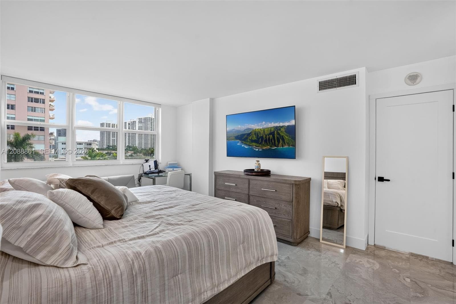 3113 S Ocean Dr 510 photo 24