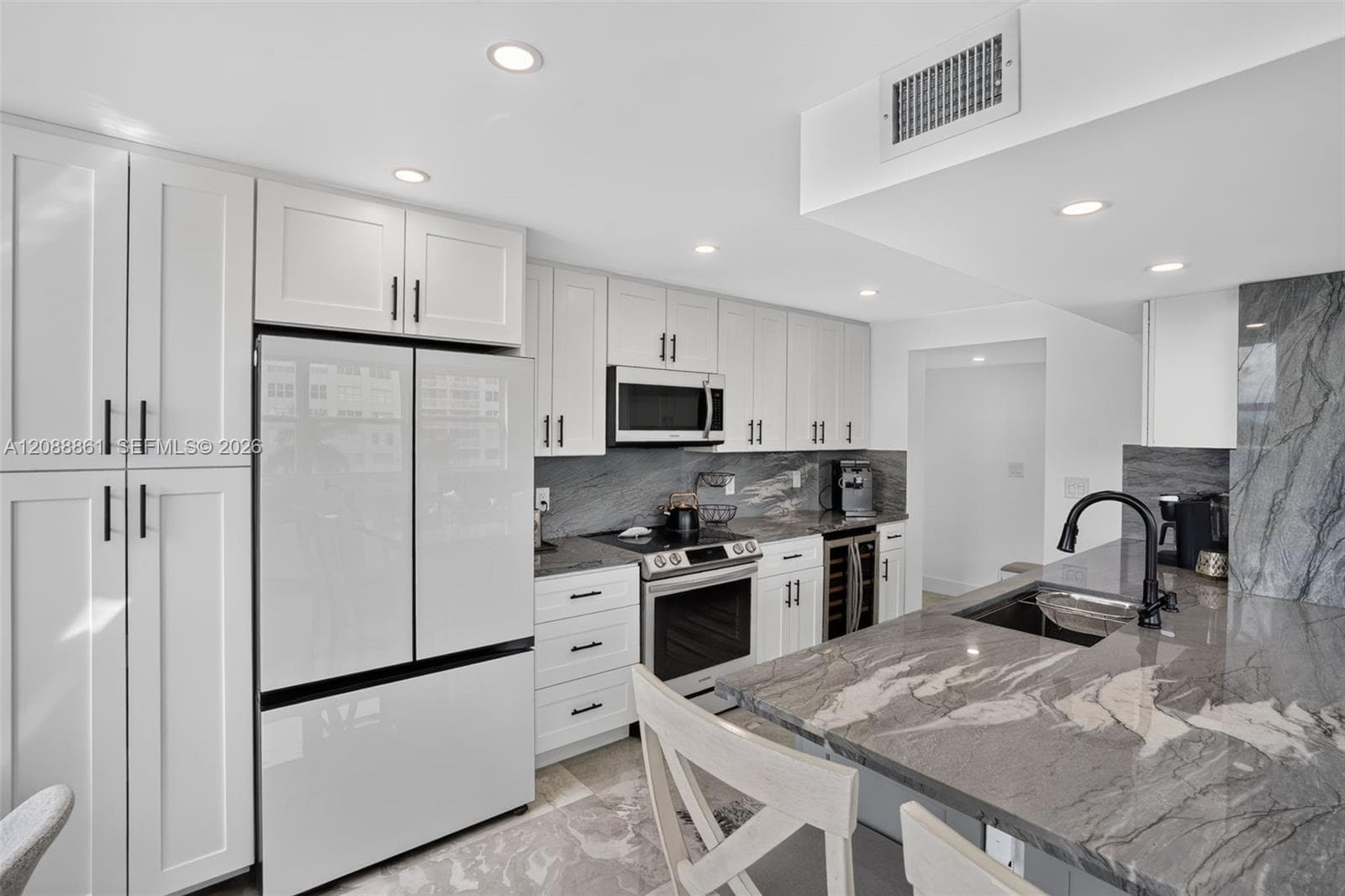 3113 S Ocean Dr 510 photo 10