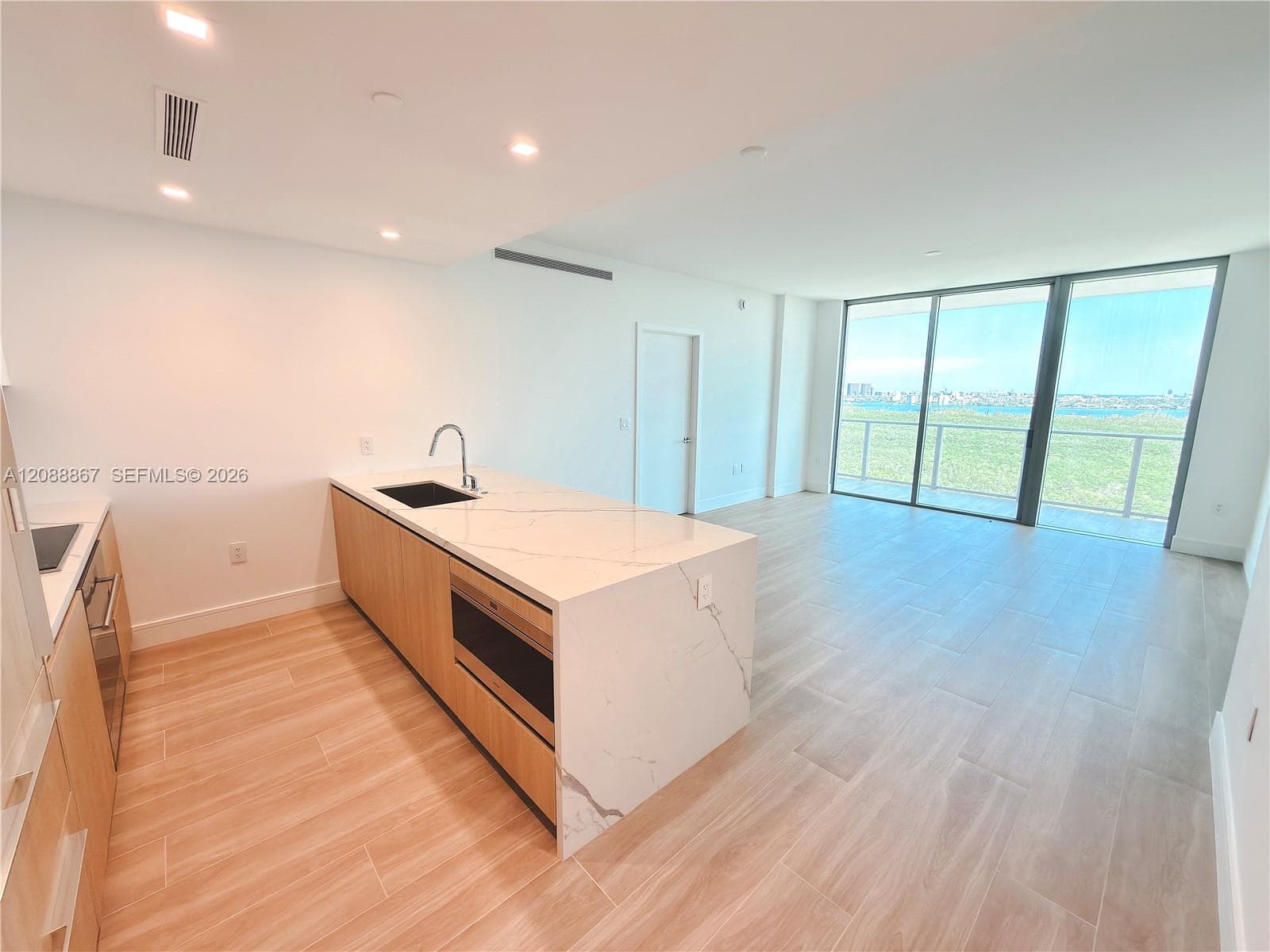 2411 Laguna Circle 2103 photo 16