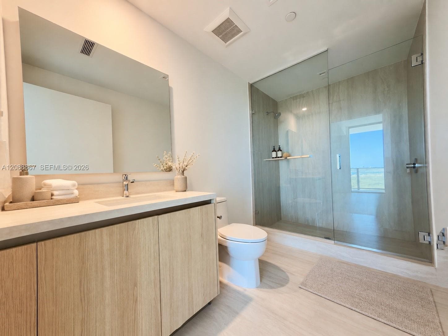 2411 Laguna Circle 2103 photo 3