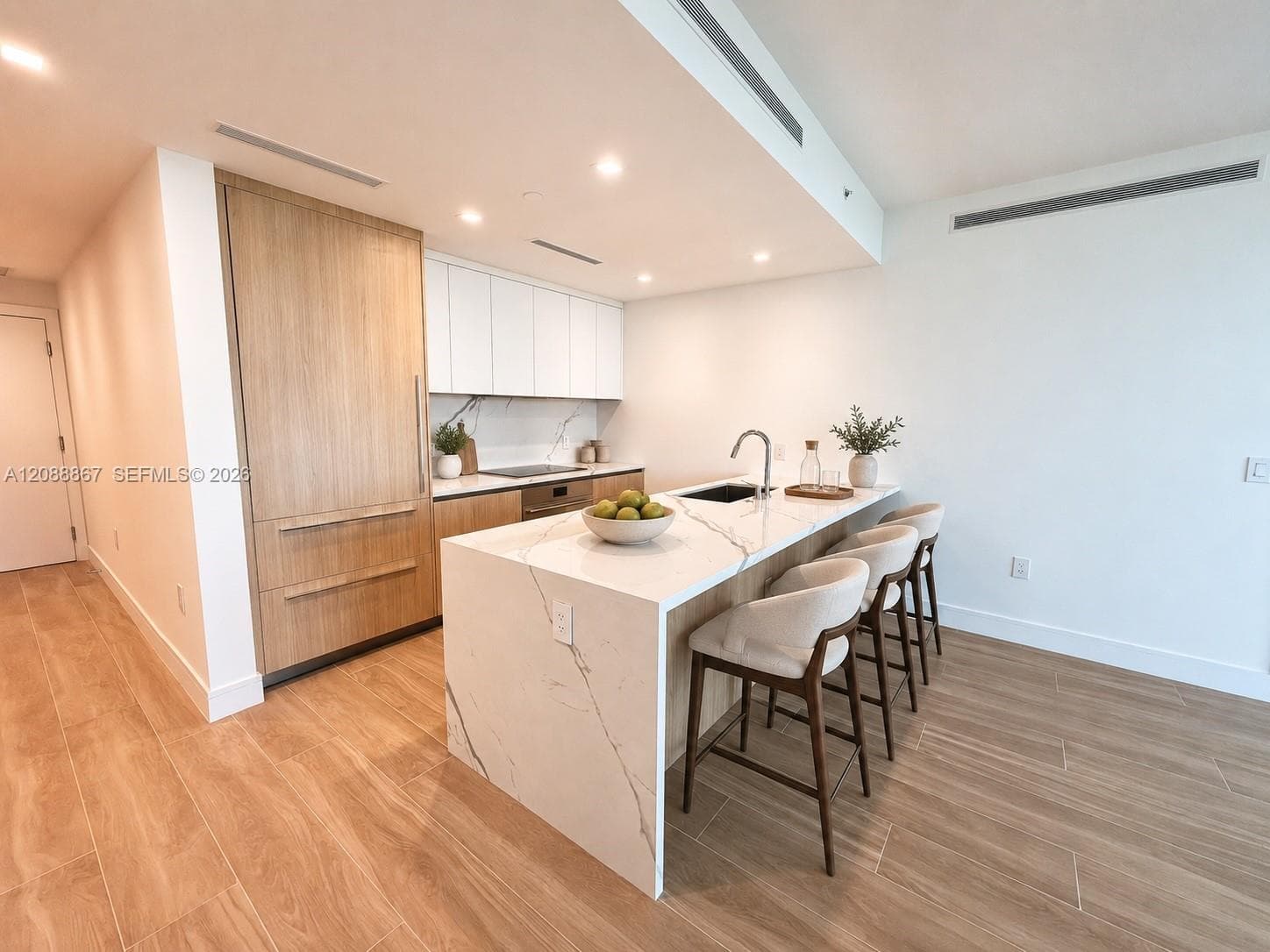 2411 Laguna Circle 2103 photo 5