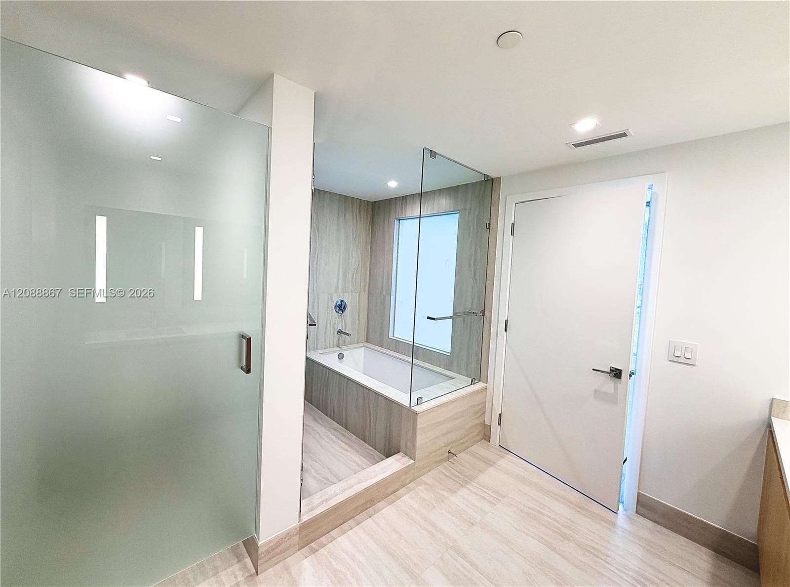 2411 Laguna Circle 2103 photo 10