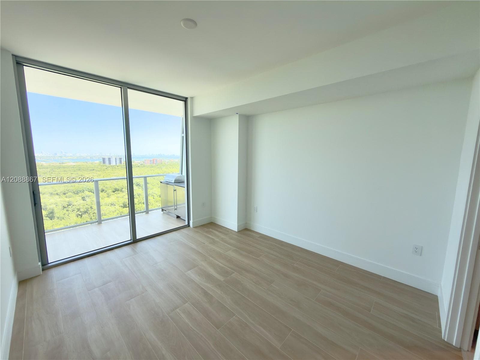 2411 Laguna Circle 2103 photo 14