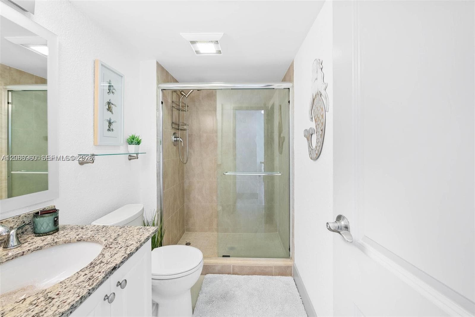 3675 N Country Club Dr 1006 photo 18