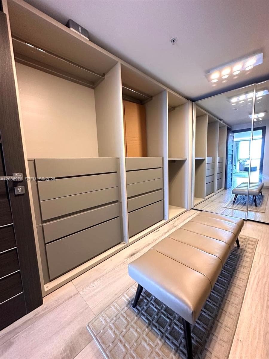 17111 Biscayne Blvd 2210 photo 17