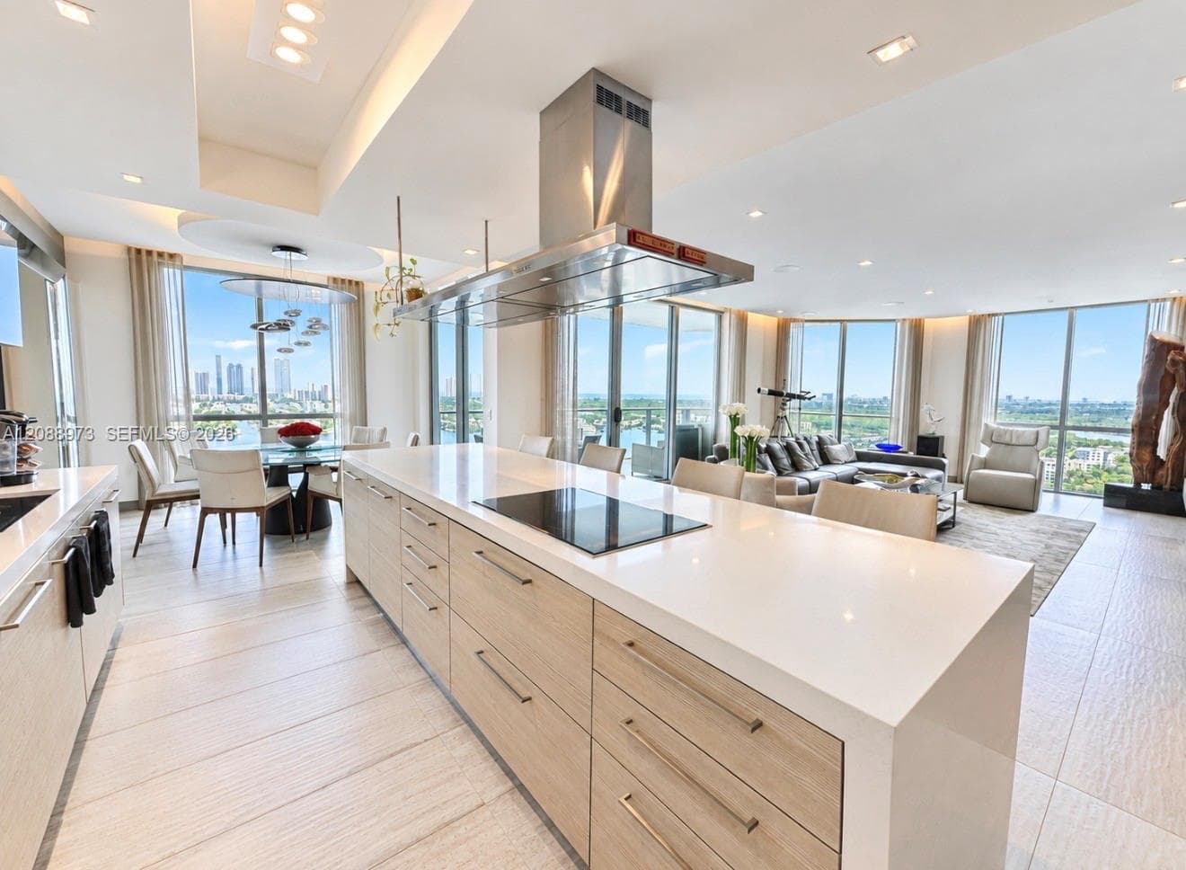 17111 Biscayne Blvd 2210 photo 1