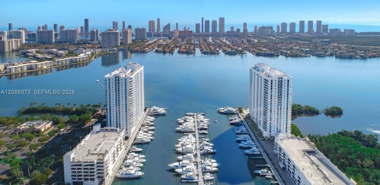 17111 Biscayne Blvd 2210 photo 20
