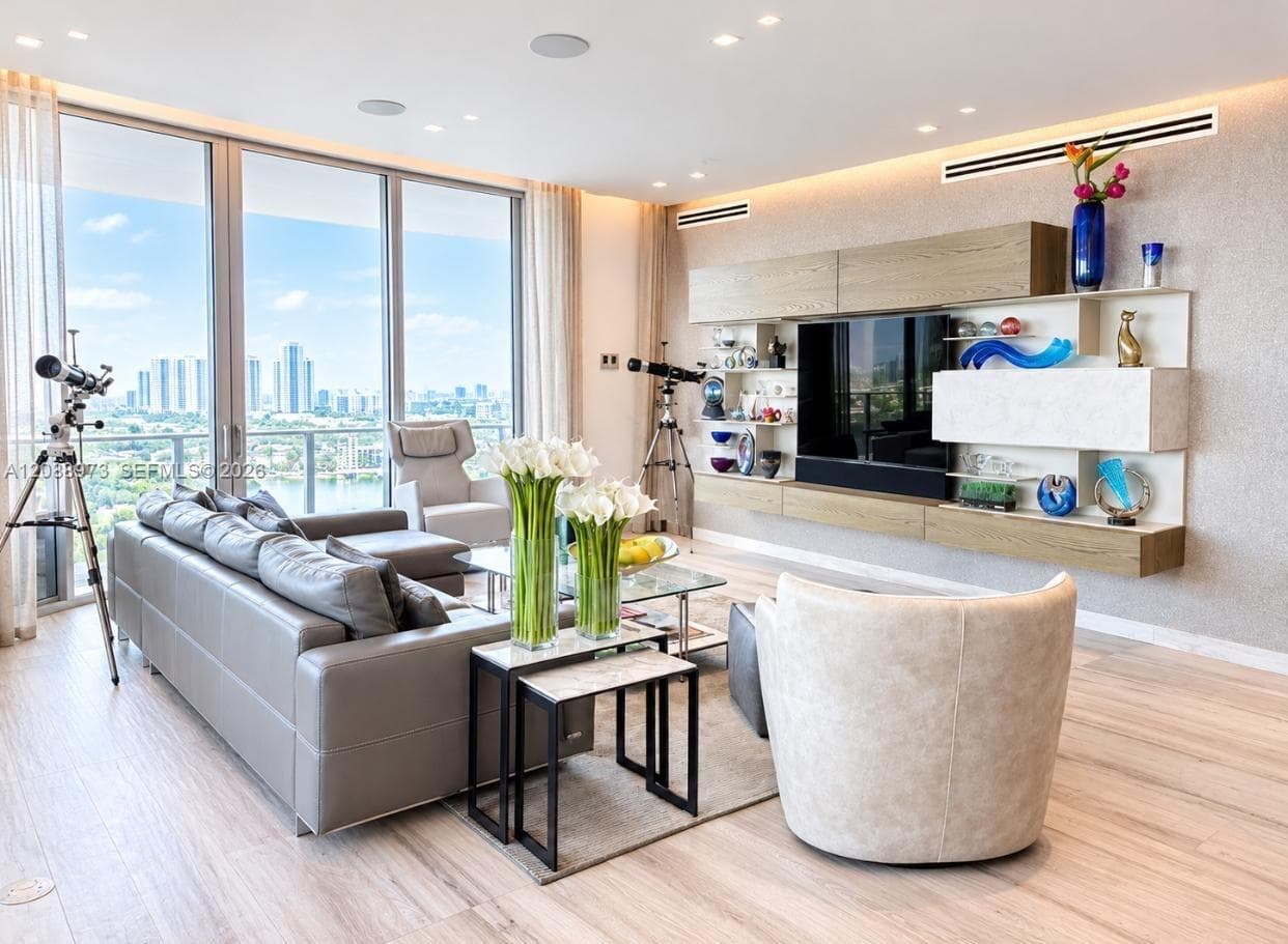 17111 Biscayne Blvd 2210 photo 4