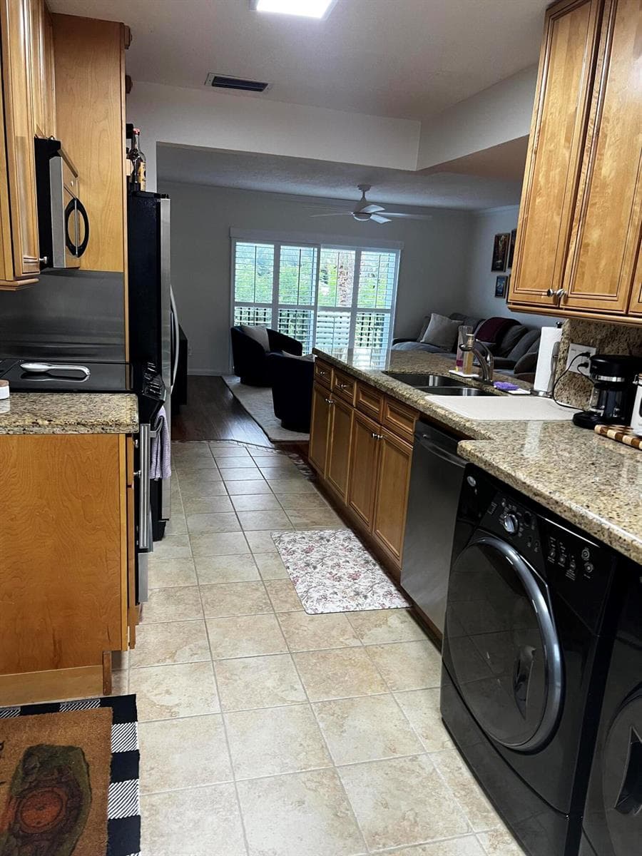 11518 LANDING Place C3 photo 4