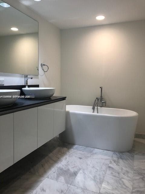 605 photo 23
