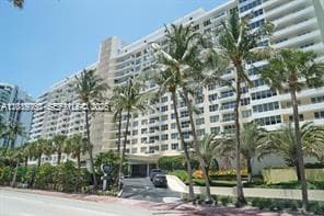 5600 Collins Ave 8P photo 2