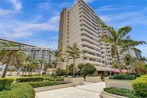 5600 Collins Ave 8P photo 3