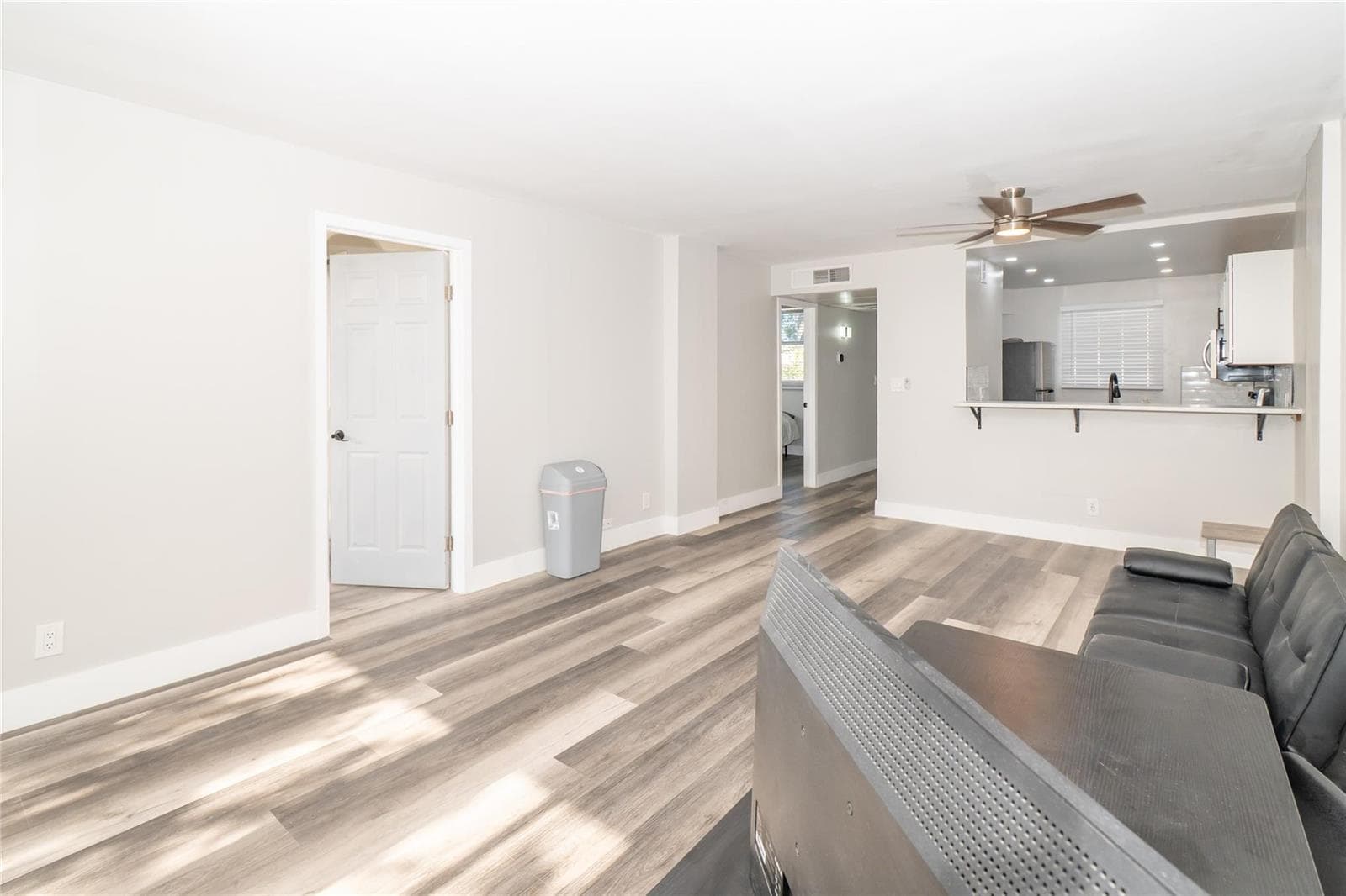 119 ROYAL PARK Drive 4H photo 10