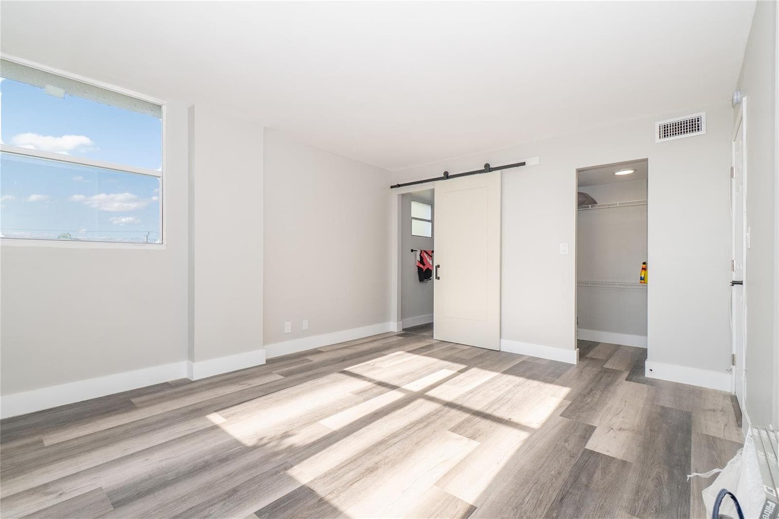 119 ROYAL PARK Drive 4H photo 14