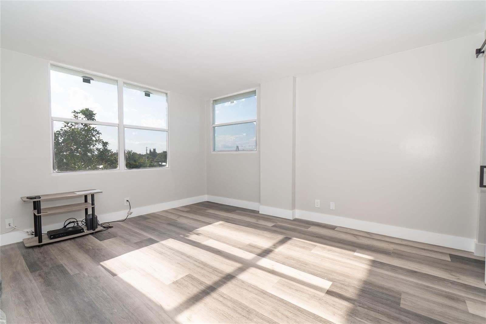 119 ROYAL PARK Drive 4H photo 11