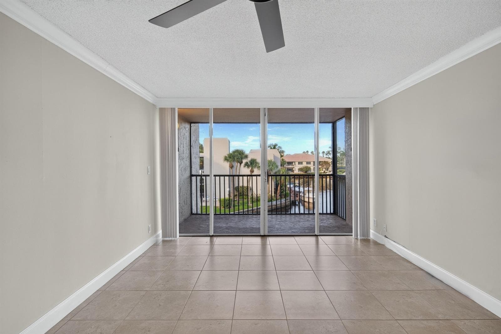 6 ROYAL PALM Way 307 photo 23