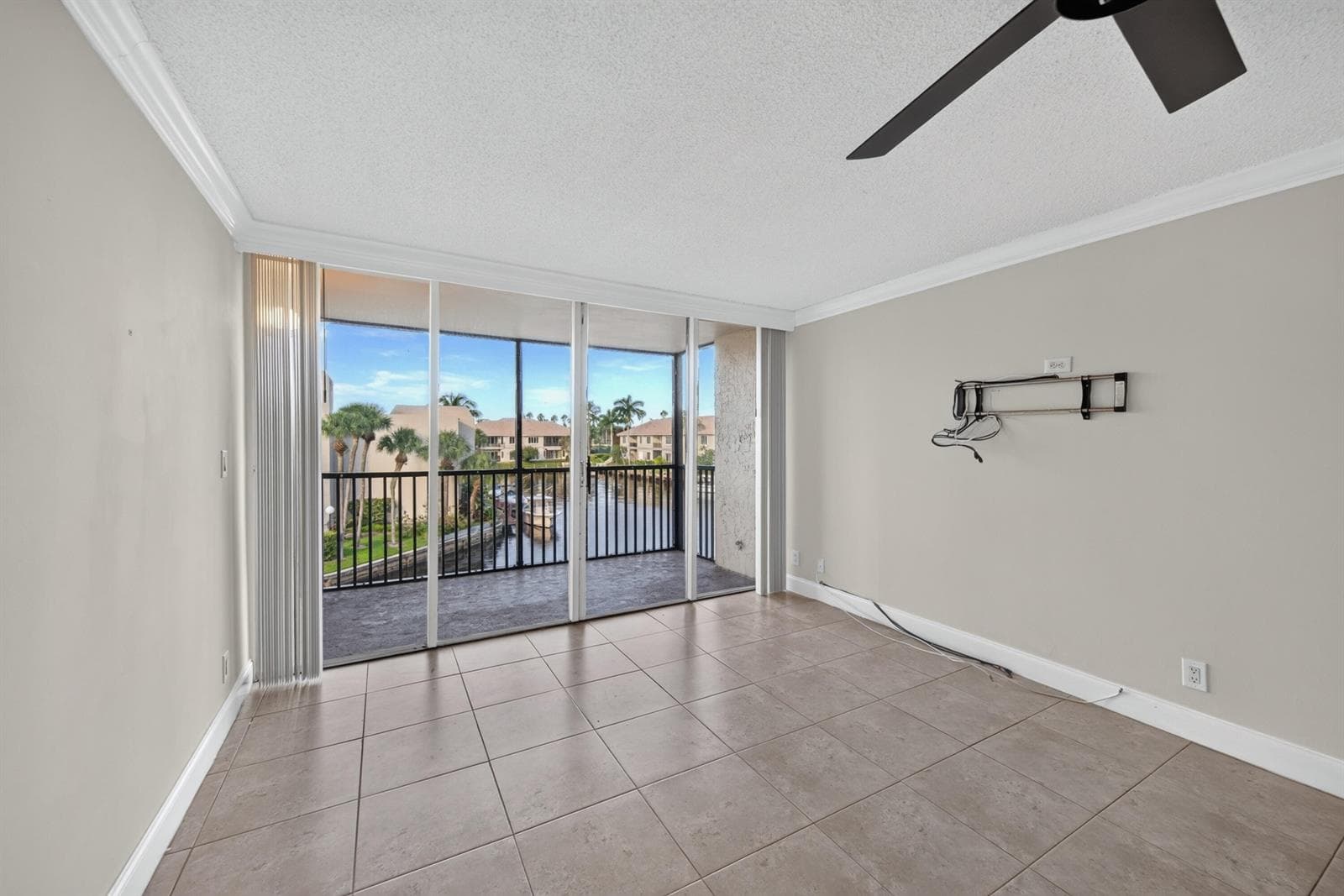6 ROYAL PALM Way 307 photo 24