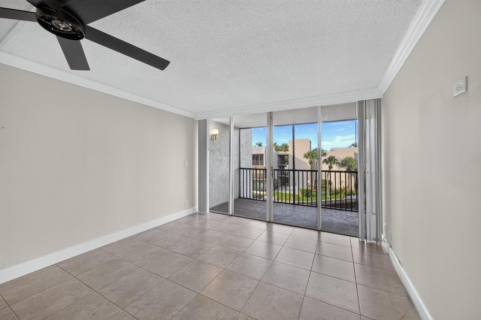 6 ROYAL PALM Way 307 photo 25