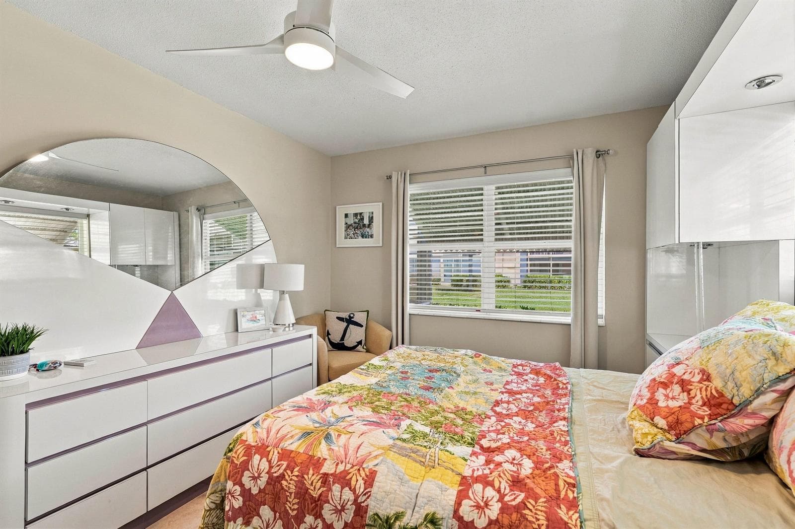 530 HORIZONS E 104 photo 13