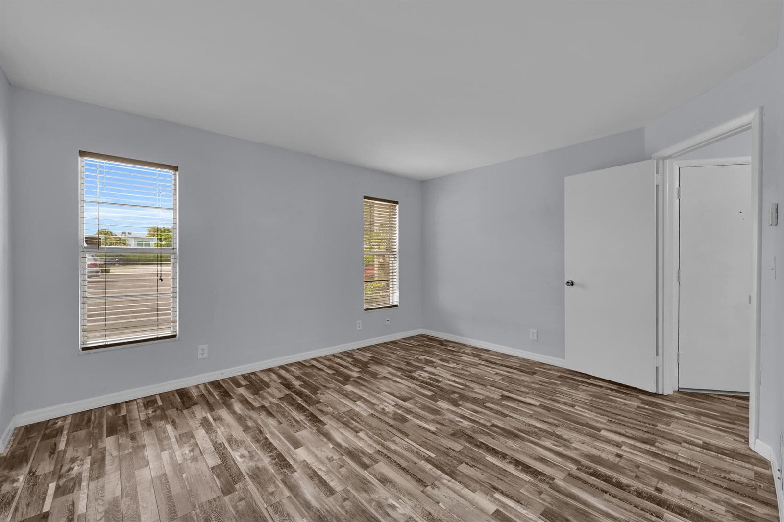 342 SOUTHWIND Drive 102 photo 13