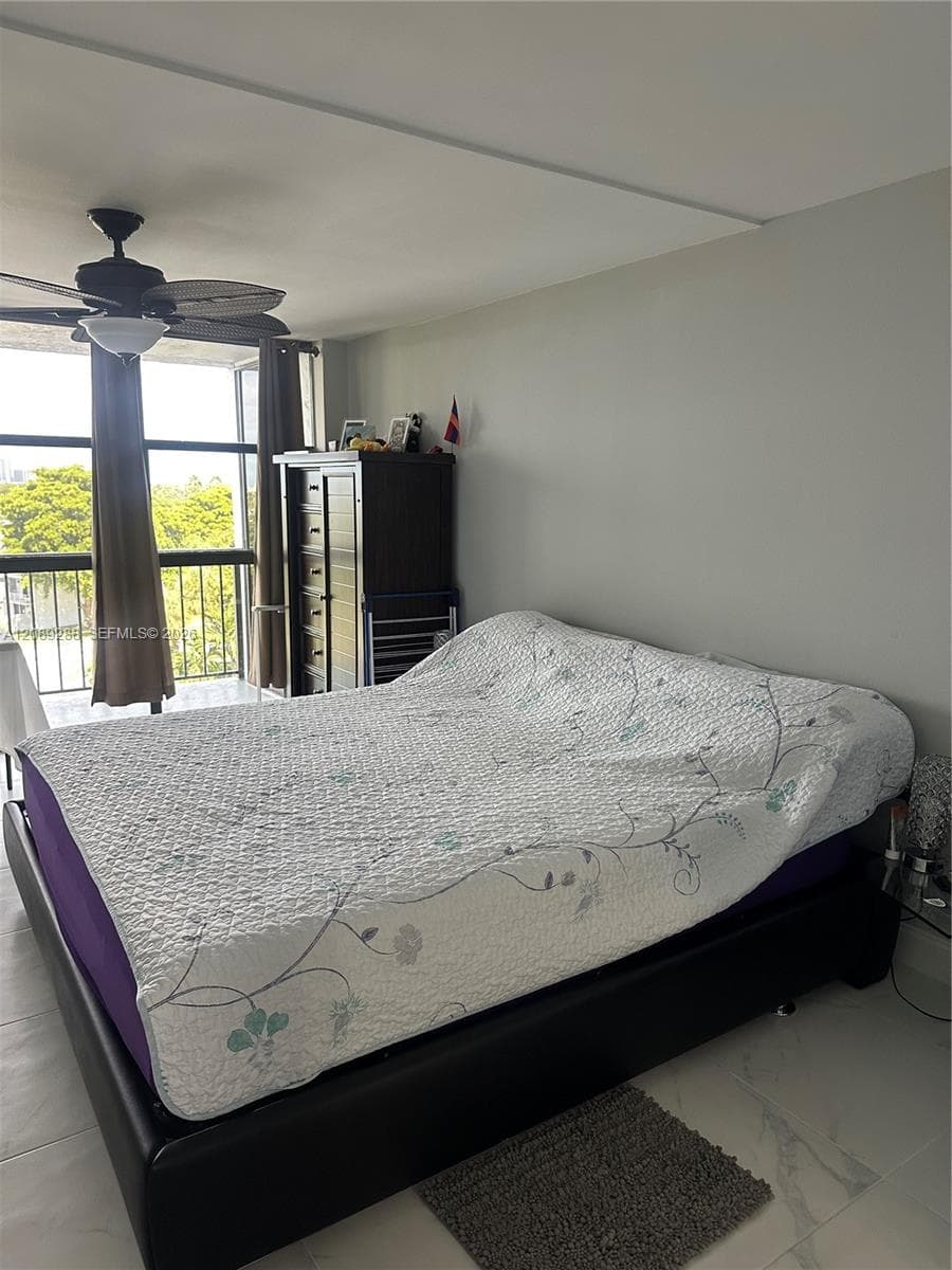 600 Parkview Dr 627 photo 17