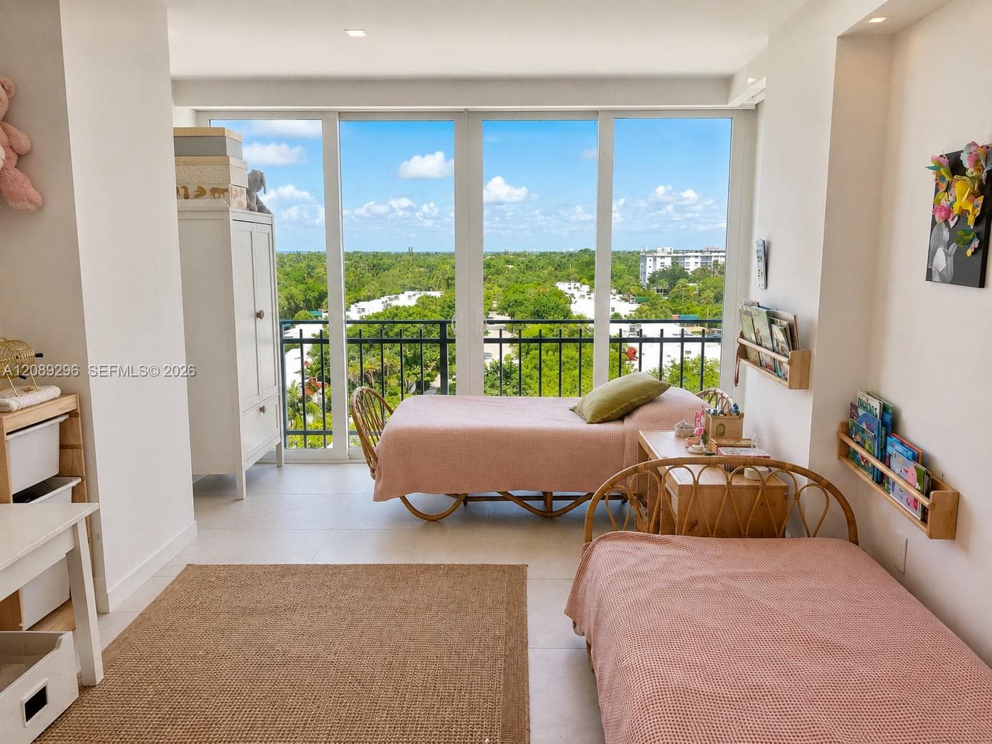 600 Grapetree Dr 7FN photo 18