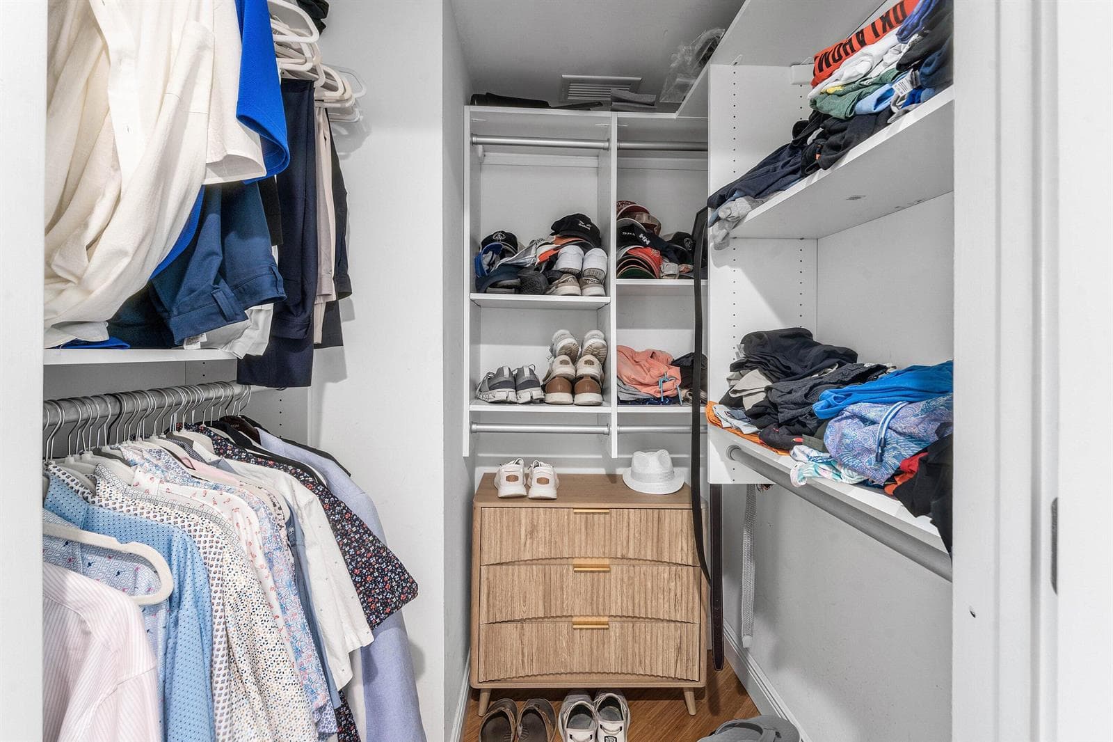 2640 Lake Shore Drive 1210 photo 17