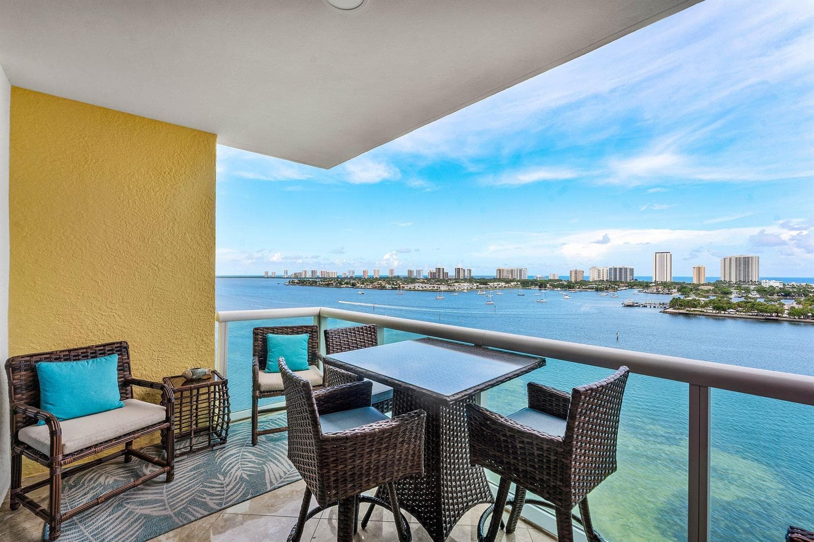 2640 Lake Shore Drive 1210 photo 1