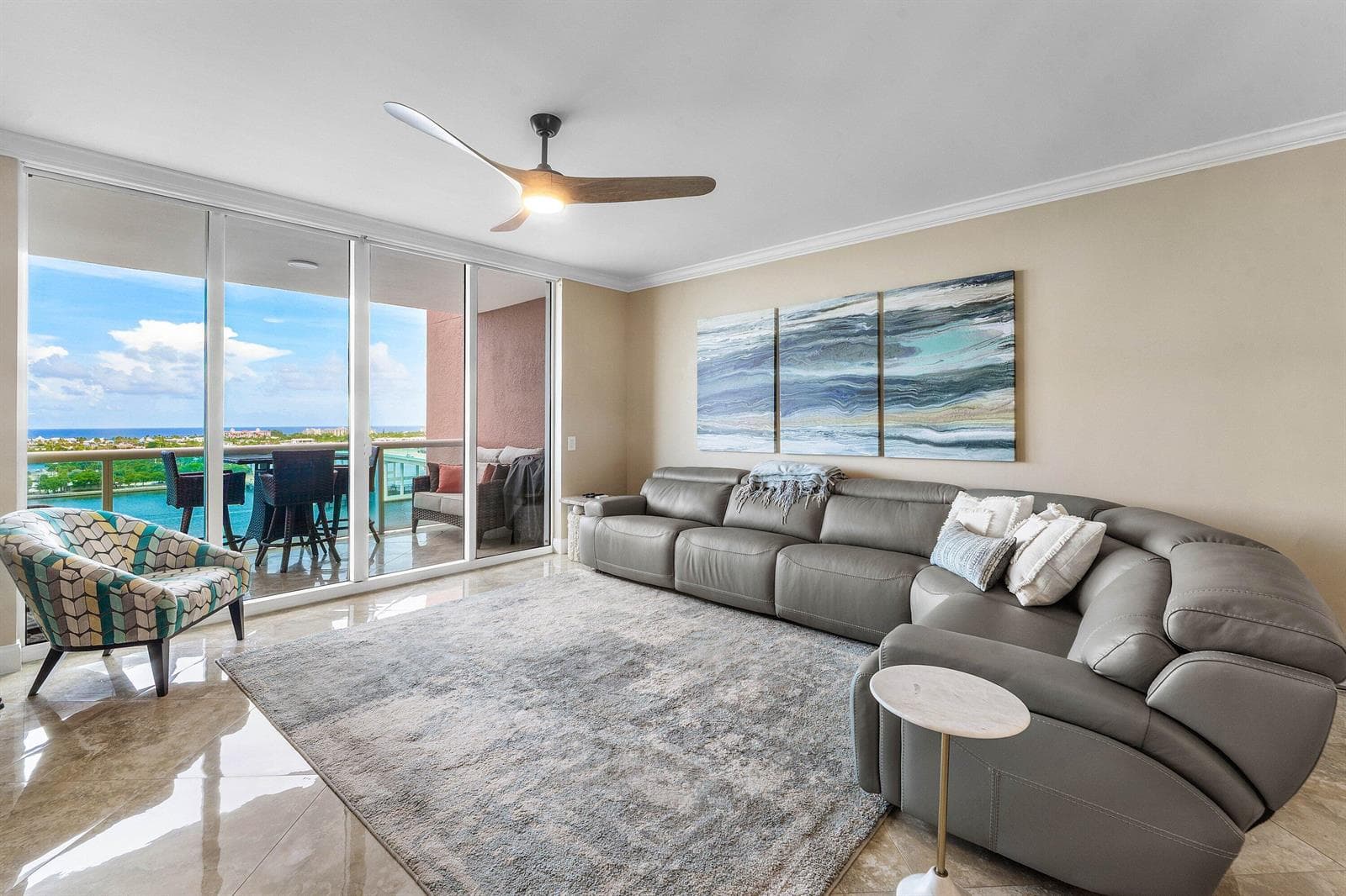 2640 Lake Shore Drive 1210 photo 4