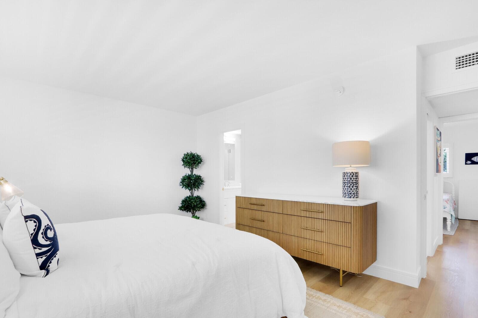 139 Sunrise Avenue 1090 photo 16