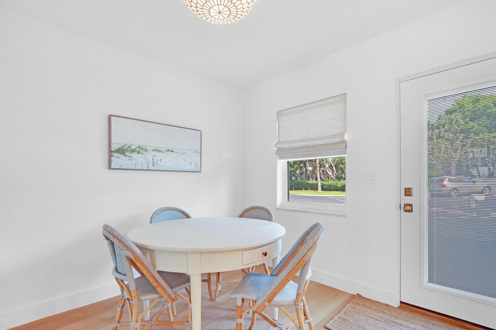 139 Sunrise Avenue 1090 photo 7