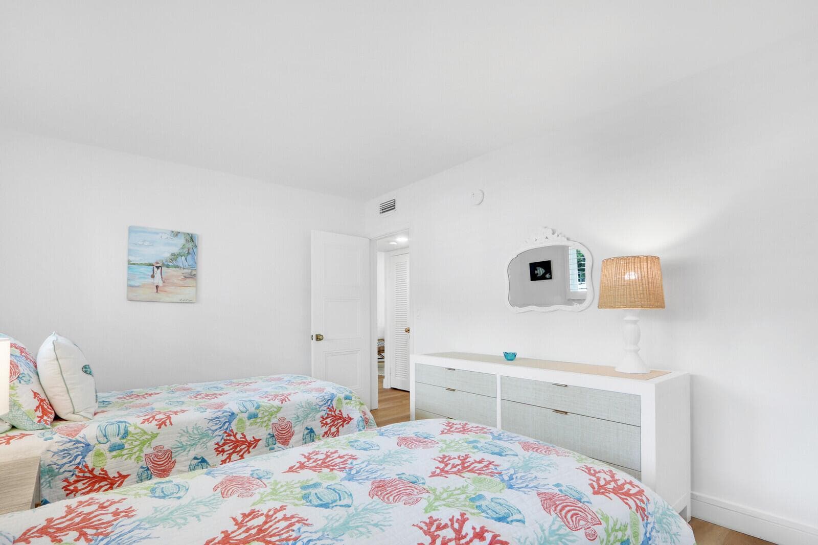 139 Sunrise Avenue 1090 photo 24