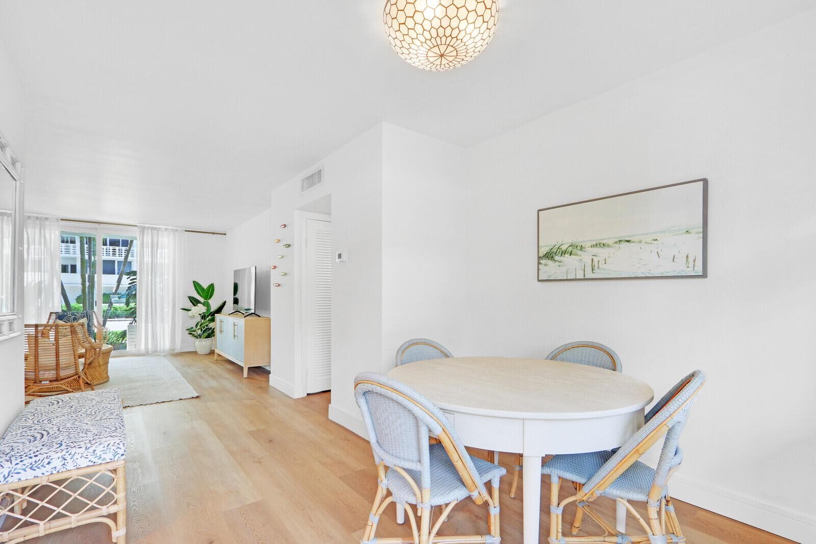 139 Sunrise Avenue 1090 photo 8