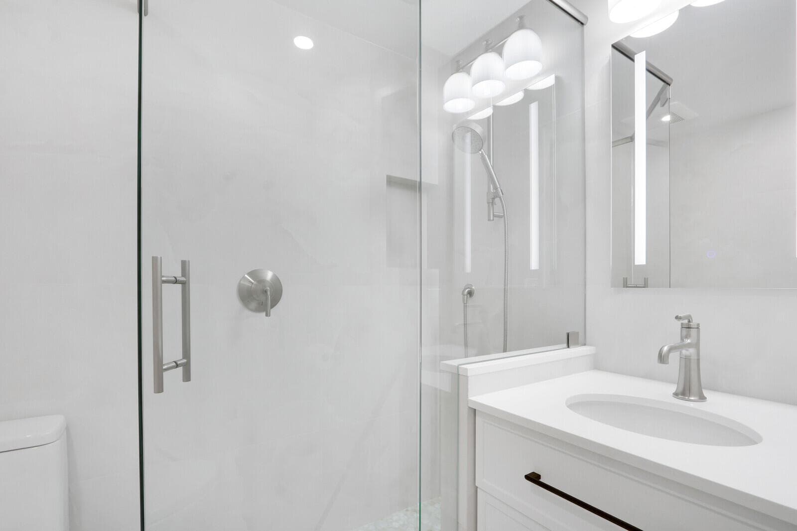 139 Sunrise Avenue 1090 photo 25