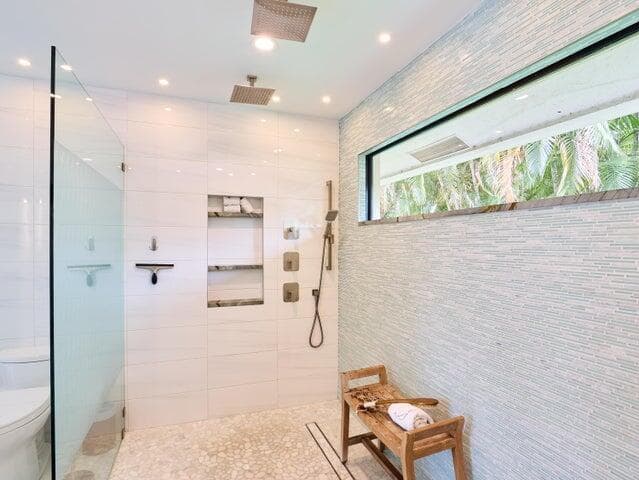 3700 Embassy Drive photo 18
