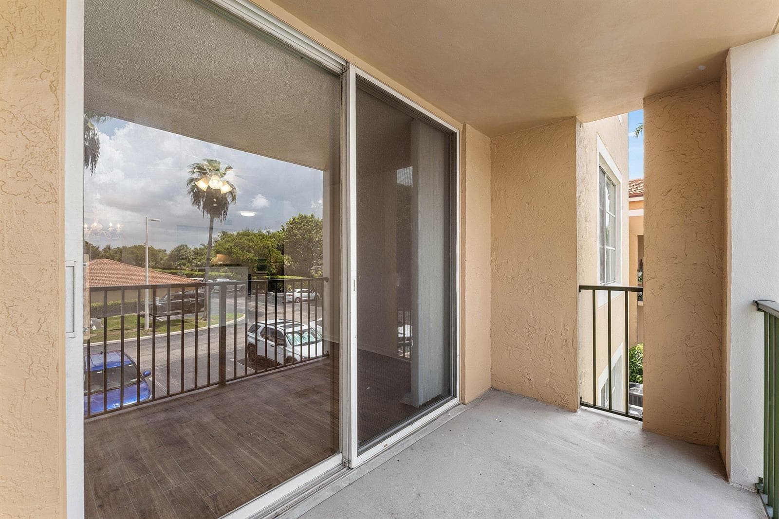 167 YACHT CLUB Way 205 photo 24