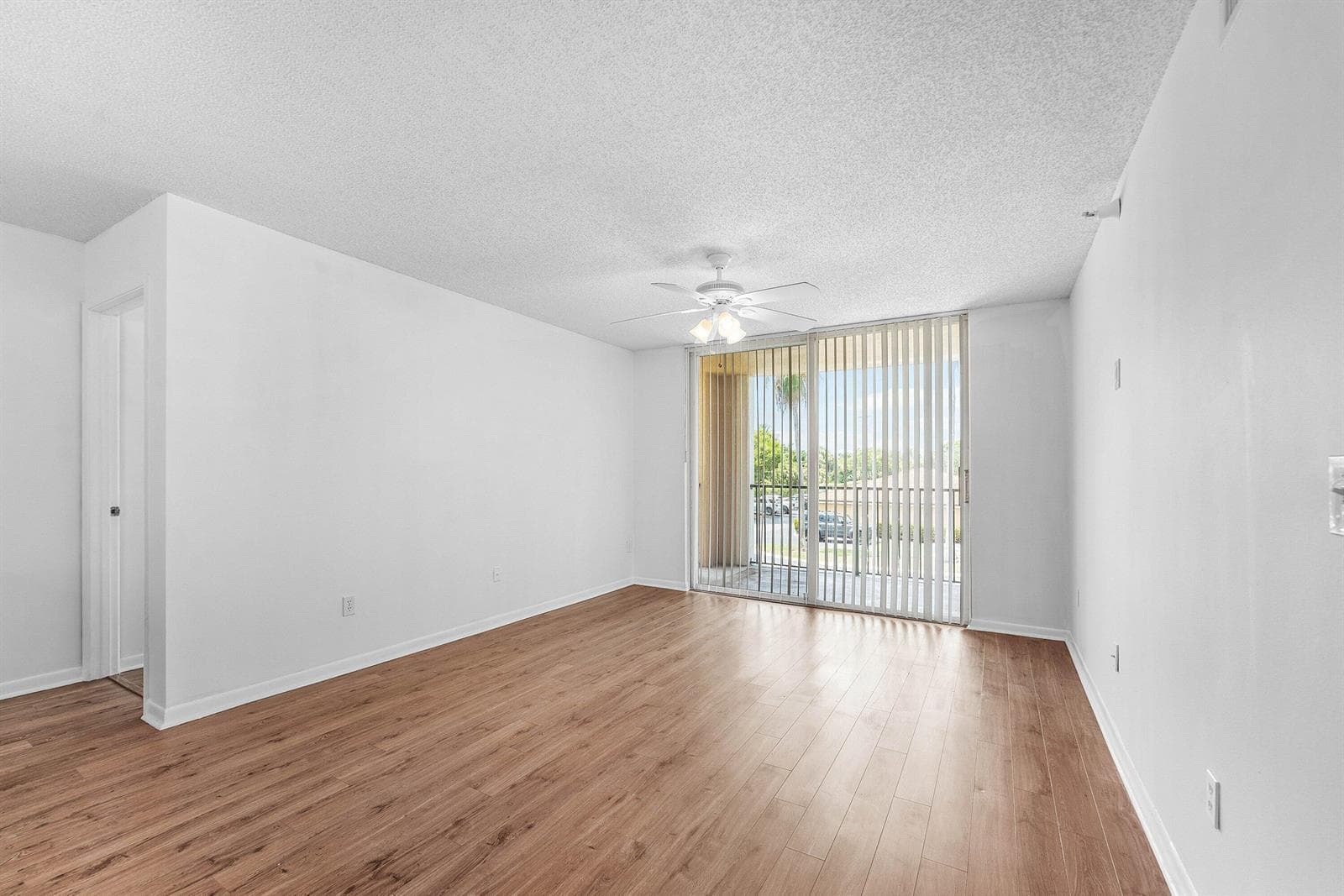167 YACHT CLUB Way 205 photo 8