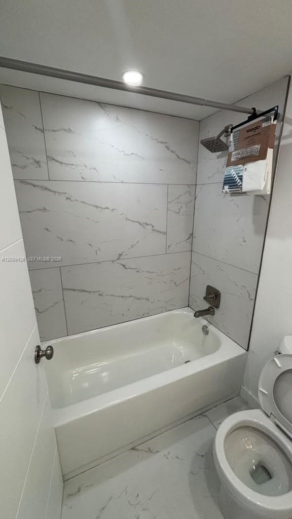 701 Three Islands Blvd 320 photo 18