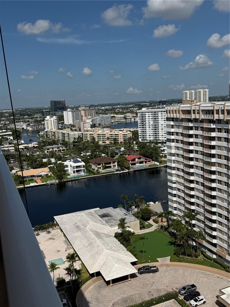 1985 S Ocean Dr 21H photo 2