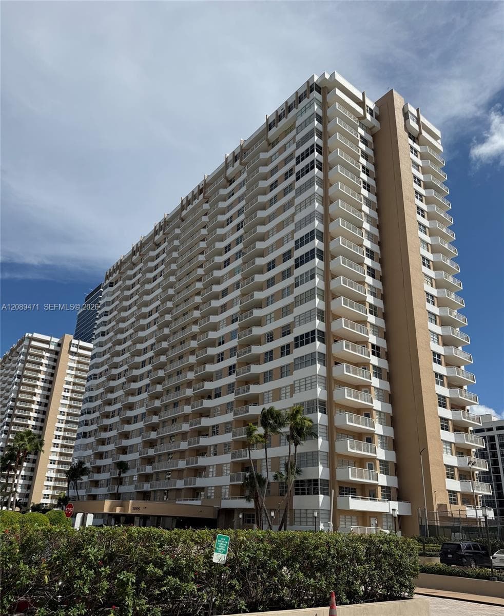 1985 S Ocean Dr 21H photo 4